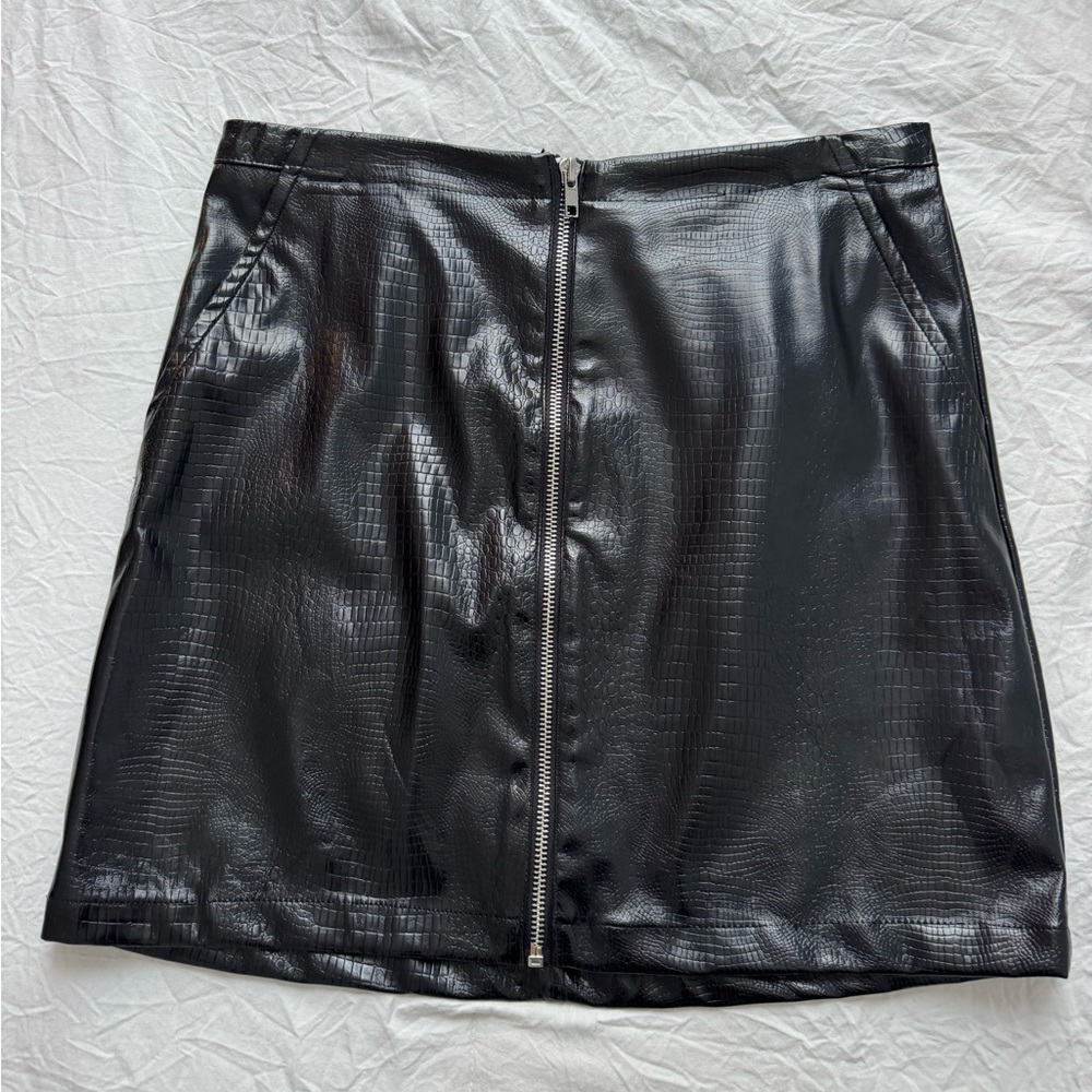 Shinestar Glossy Black Mini Skirt